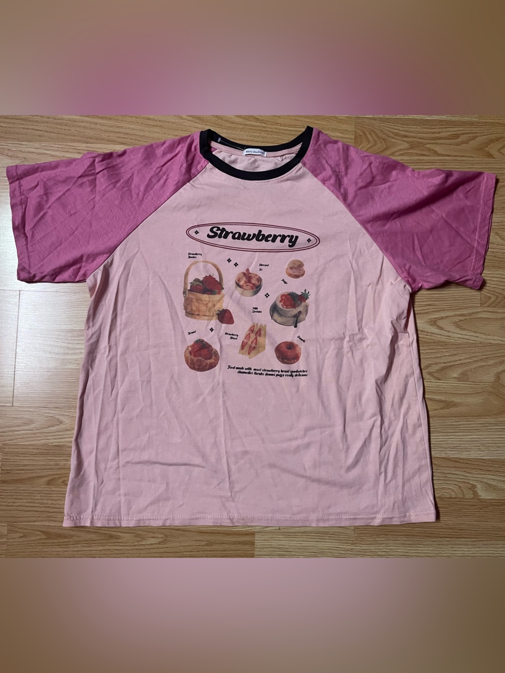 YesStyle Pink Strawberry Graphic Raglan Tee
